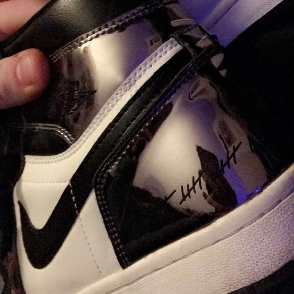 Nike shoes - Picture 5 of 5